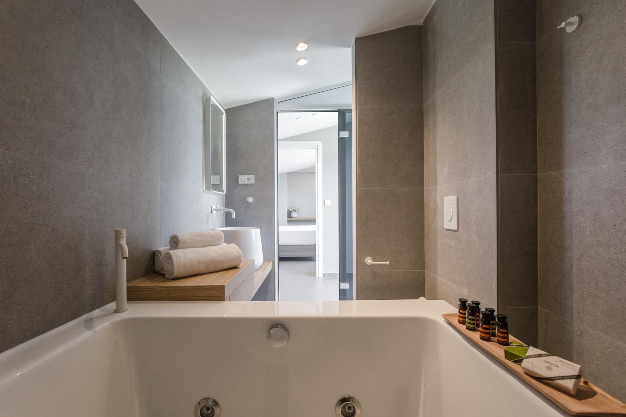 Noemie Luxury Suites Chania  Bilik gambar